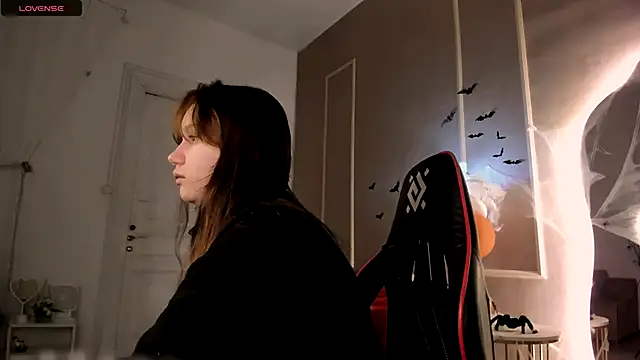 Alisia Mars online show from 10-24-25, 05:28