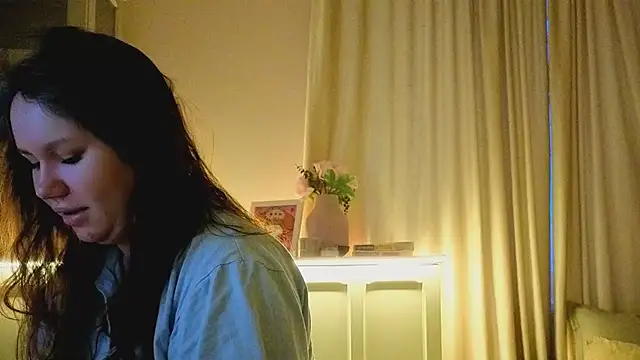 Snapshot of Alisia_Mars chatting on 02-14-26, 05:18 Alisia Mars online show from 02-14-26, 05:18