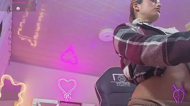 Laylafoxy tay online show from 11-17-25, 03:32