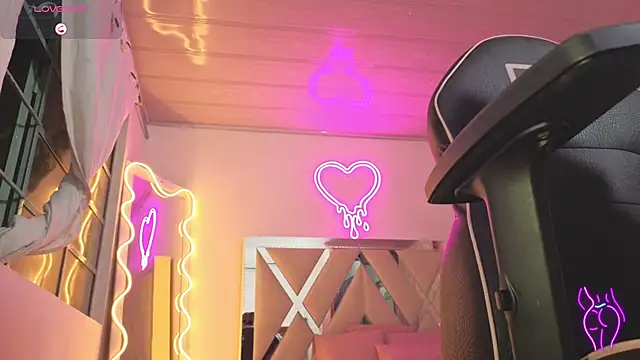 Laylafoxy tay online show from 10-24-25, 03:16