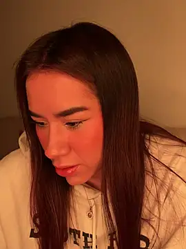 Snapshot of Im_Valen_Cute chatting on 05-22-26, 02:42 Im Valen Cute online show from 05-22-26, 02:42
