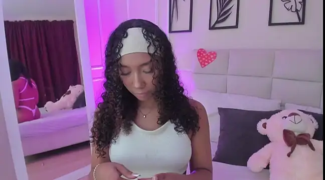 Snapshot of Amber__Sanchez chatting on 02-26-25, 03:46 Amber  Sanchez online show from 02-26-25, 03:46