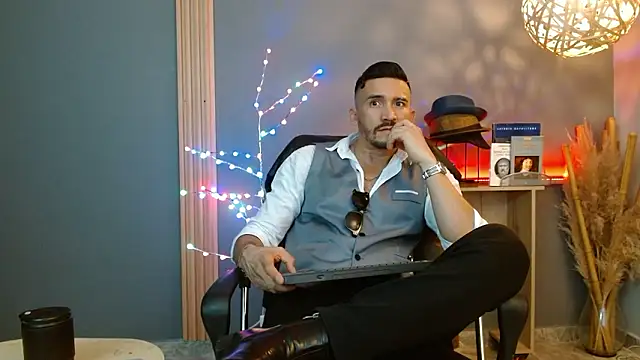 Reiko 85  online show from 03-07-26, 07:30