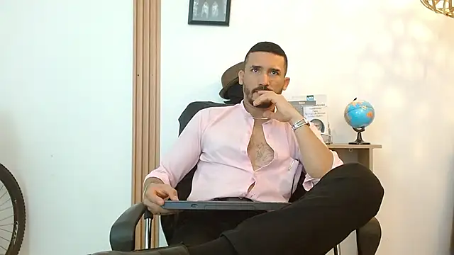 Reiko 85  online show from 09-25-25, 02:45