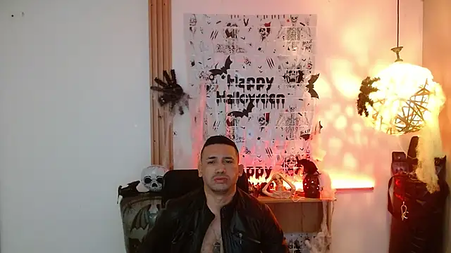 Reiko 85  online show from 10-31-25, 12:24