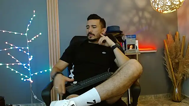 Snapshot of Reiko_85_ chatting on 02-08-26, 02:59 Reiko 85 online show from 02-08-26, 02:59