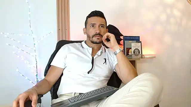 Reiko 85  online show from 01-11-26, 02:57