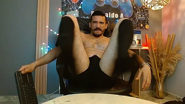 Reiko 85  online show from 04-08-26, 02:29