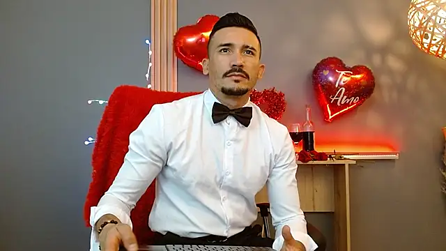 Snapshot of Reiko_85_ chatting on 02-14-26, 07:36 Reiko 85 online show from 02-14-26, 07:36