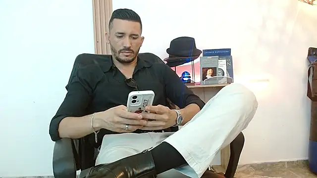 Reiko 85  online show from 11-24-25, 03:01