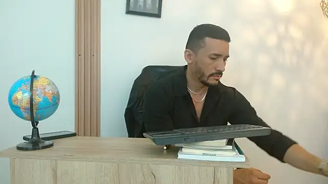 Reiko 85  online show from 09-28-25, 03:30