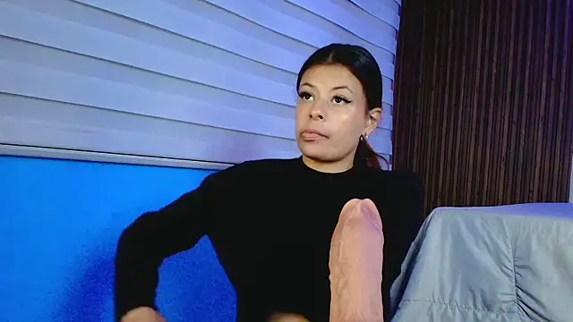 Snapshot of Antonella_Torres2 chatting on 04-22-26, 03:35 Antonella Torres2 online show from 04-22-26, 03:35