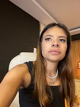 Snapshot of Antonella_Torres2 chatting on 06-11-26, 12:43 Antonella Torres2 online show from 06-11-26, 12:43