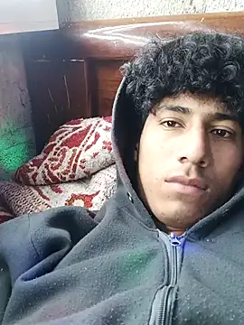 Snapshot of alexander32r chatting on 09-25-25, 05:13 alexander32r online show from 09-25-25, 05:13