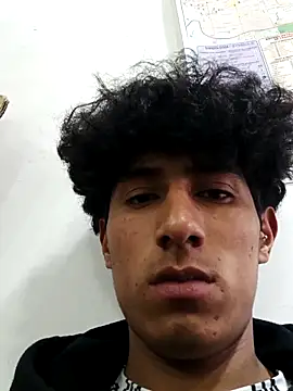 Snapshot of alexander32r chatting on 09-16-25, 08:21 alexander32r online show from 09-16-25, 08:21