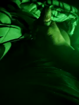 Snapshot of alexander32r chatting on 12-23-25, 05:18 alexander32r online show from 12-23-25, 05:18