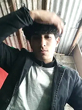 Snapshot of alexander32r chatting on 09-26-25, 01:23 alexander32r online show from 09-26-25, 01:23