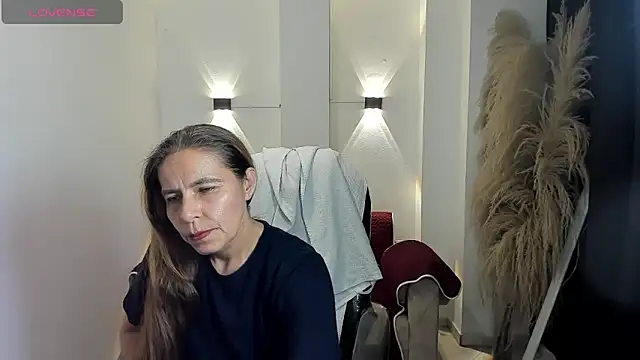 Milf karlye online show from 06-19-26, 02:50