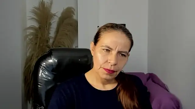 Milf karlye online show from 04-18-26, 02:36