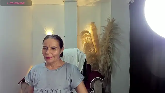 Milf karlye online show from 06-06-26, 03:34