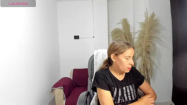 Milf karlye online show from 06-17-26, 03:06