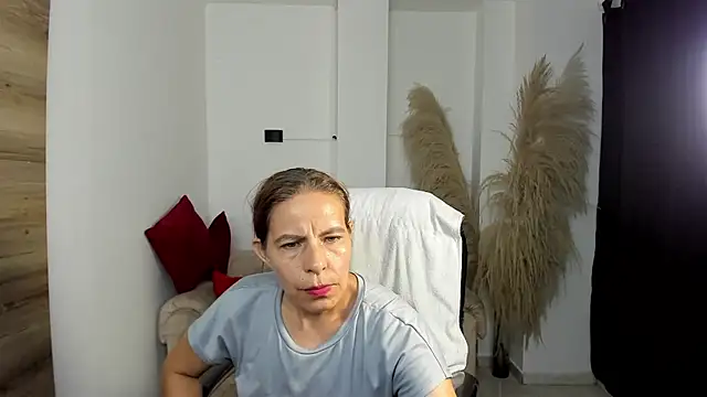 Milf karlye online show from 03-17-26, 02:25