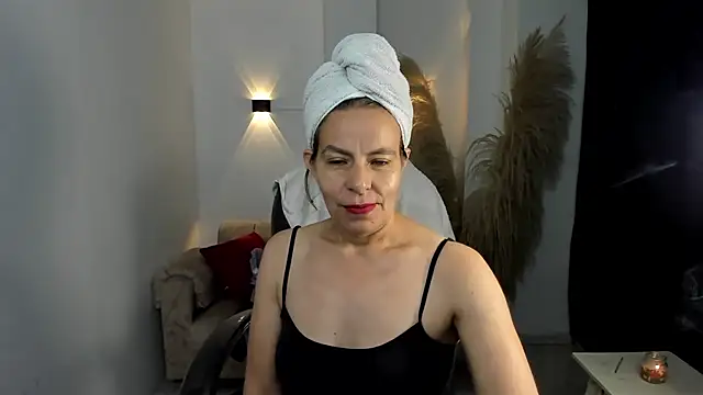 Milf karlye online show from 02-25-26, 12:55