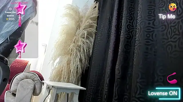 Milf karlye online show from 07-22-26, 02:57
