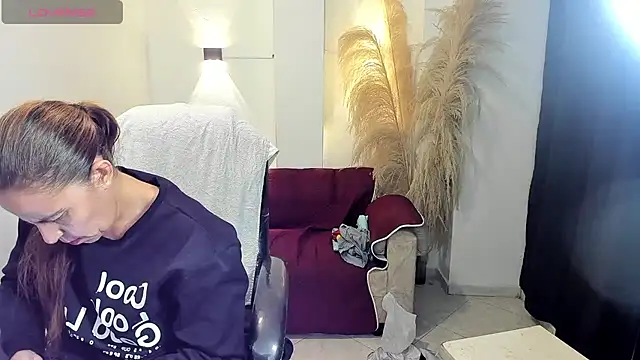 Milf karlye online show from 06-09-26, 04:35