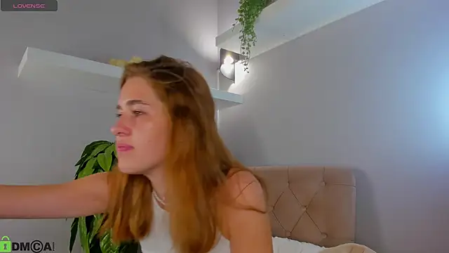 Snapshot of Jennifer_Wadee chatting on 05-29-26, 12:49 Jennifer Wadee online show from 05-29-26, 12:49