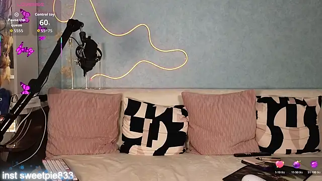 Snapshot of Anal_Girl_ chatting on 11-06-25, 04:44 Anal Girl online show from 11-06-25, 04:44