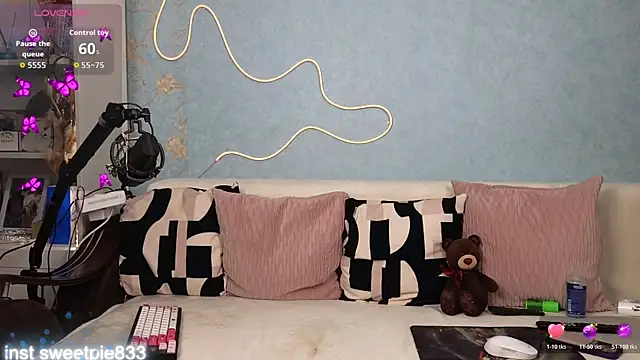 Snapshot of Anal_Girl_ chatting on 12-16-25, 04:11 Anal Girl online show from 12-16-25, 04:11