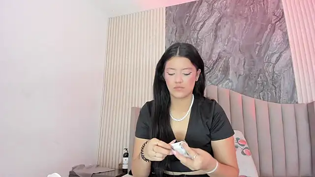 Zahra lloydd online show from 01-15-25, 12:04