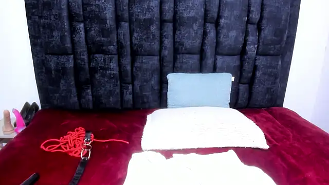 Snapshot of Aurora_Doll_ chatting on 02-10-26, 01:32 Aurora Doll online show from 02-10-26, 01:32