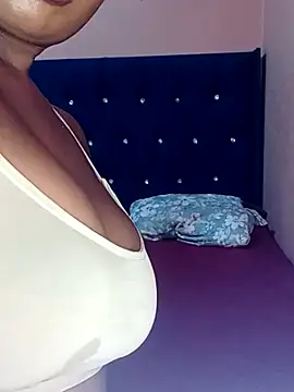 Luciouslips00 online show from 03-28-26, 03:57