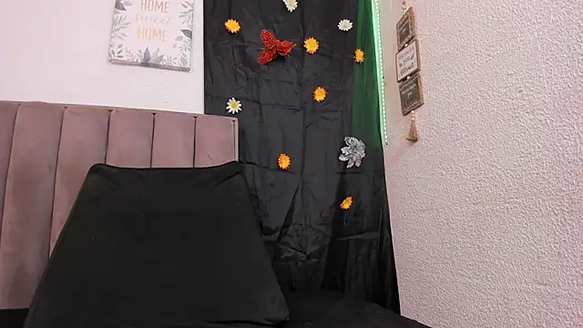 DeisyHarper online show from 04-28-26, 04:00