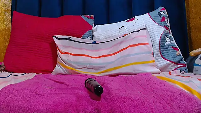 Snapshot of Aymar25 chatting on 02-25-25, 12:03 Aymar25 online show from 02-25-25, 12:03