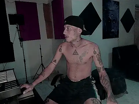 patrik tattoo  online show from 11-22-25, 02:10