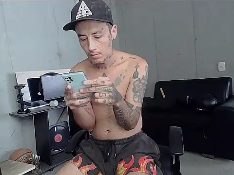 patrik tattoo  online show from 02-21-26, 04:31