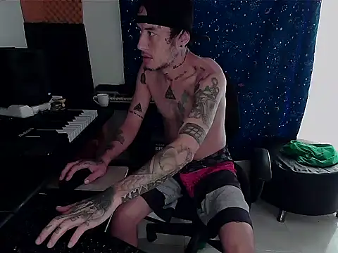 patrik tattoo  online show from 02-23-25, 01:32