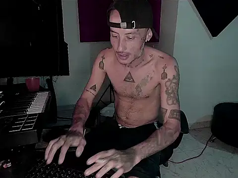 patrik tattoo  online show from 11-25-25, 12:11