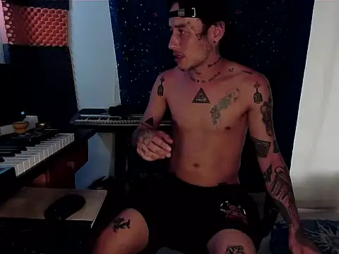 patrik tattoo  online show from 03-04-25, 10:27