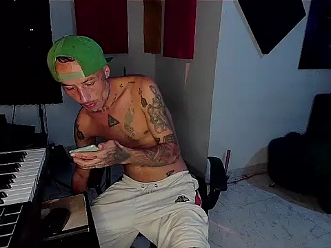 patrik tattoo  online show from 11-15-25, 09:24