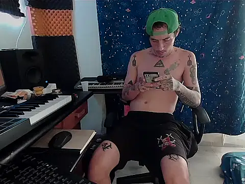 patrik tattoo  online show from 03-02-25, 06:13