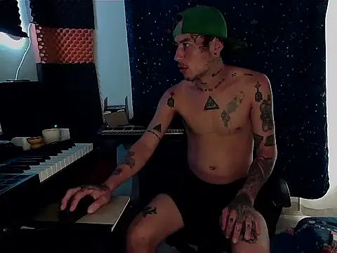 patrik tattoo  online show from 03-03-25, 01:45