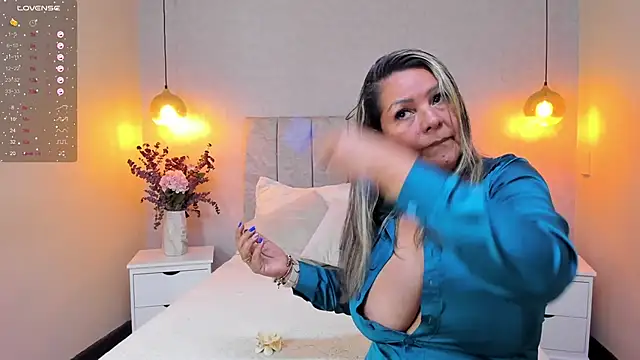tutu milf online show from 03-11-25, 07:03
