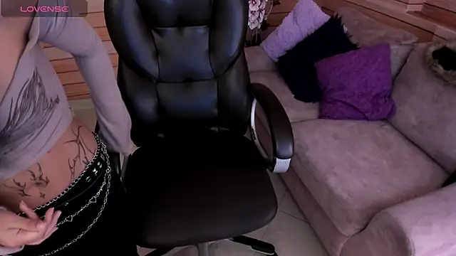 Kitty Pam online show from 10-08-25, 01:12