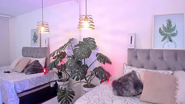 Kitty Pam online show from 11-18-25, 09:07