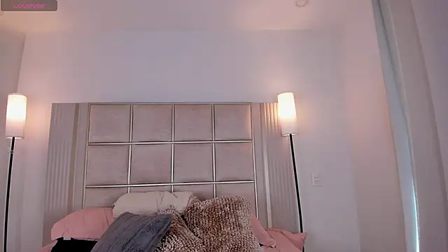 Snapshot of saraamiller_ chatting on 07-30-26, 08:30 saraamiller online show from 07-30-26, 08:30