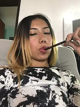 alessia clarkk online show from 12-05-24, 09:22